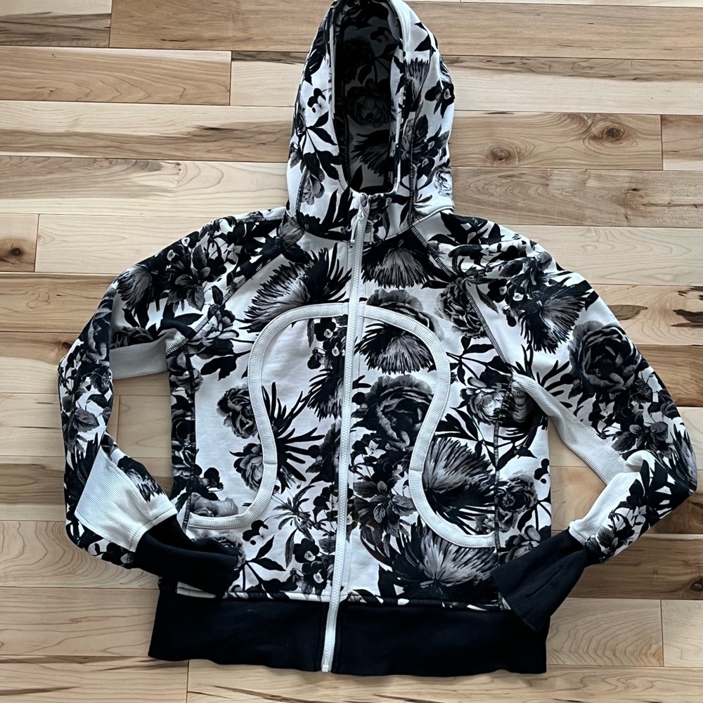 Lulu lemon rare beautiful floral print scuba hoodie